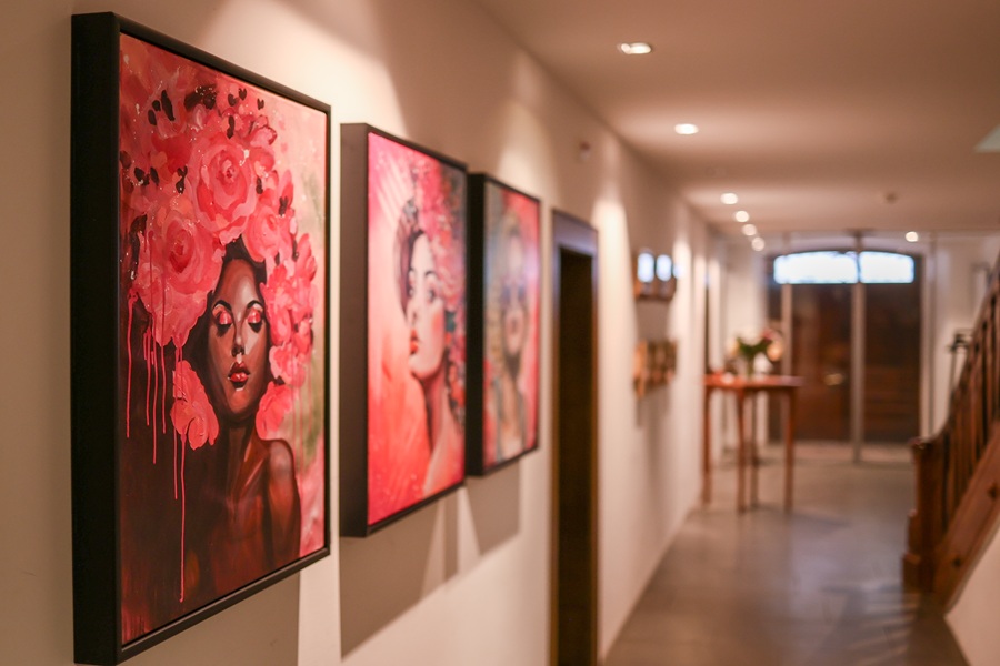 Schwarzer-Loewen-Hotel-Gang